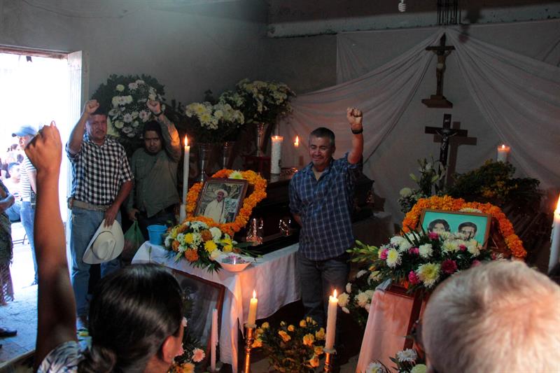 Ofrecen recompensa por homicidas de exdirigente del PRD en Guerrero
