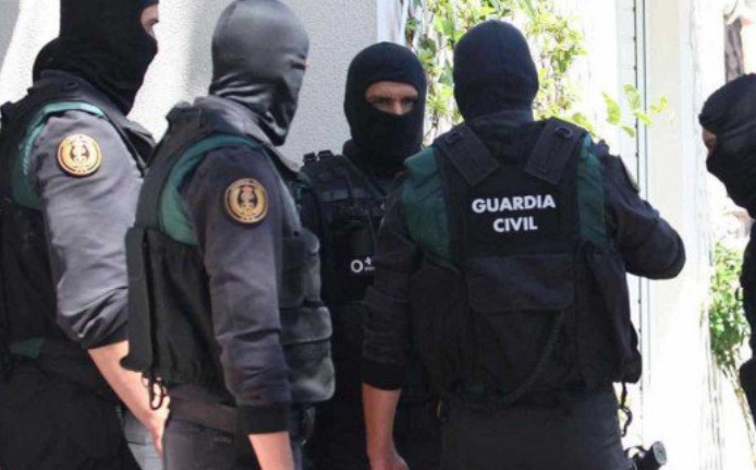 España detiene a reclutadora del Estado Islámico con ayuda del FBI