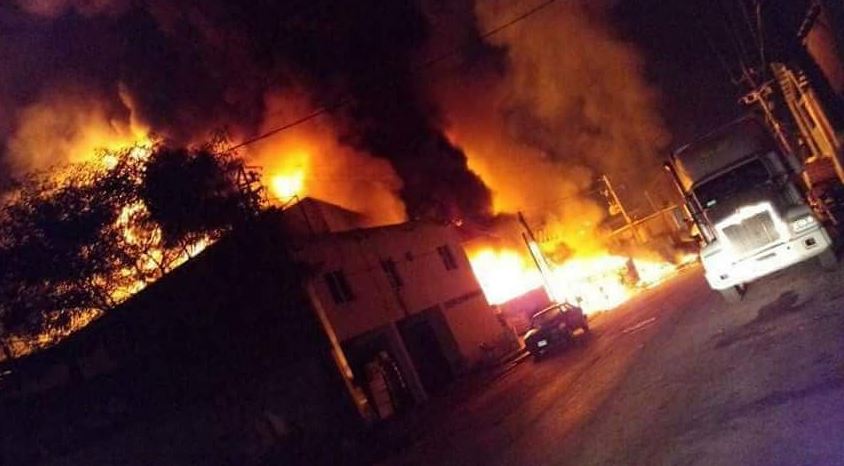 Se registra un incendio en una recicladora de aceites en Nuevo León