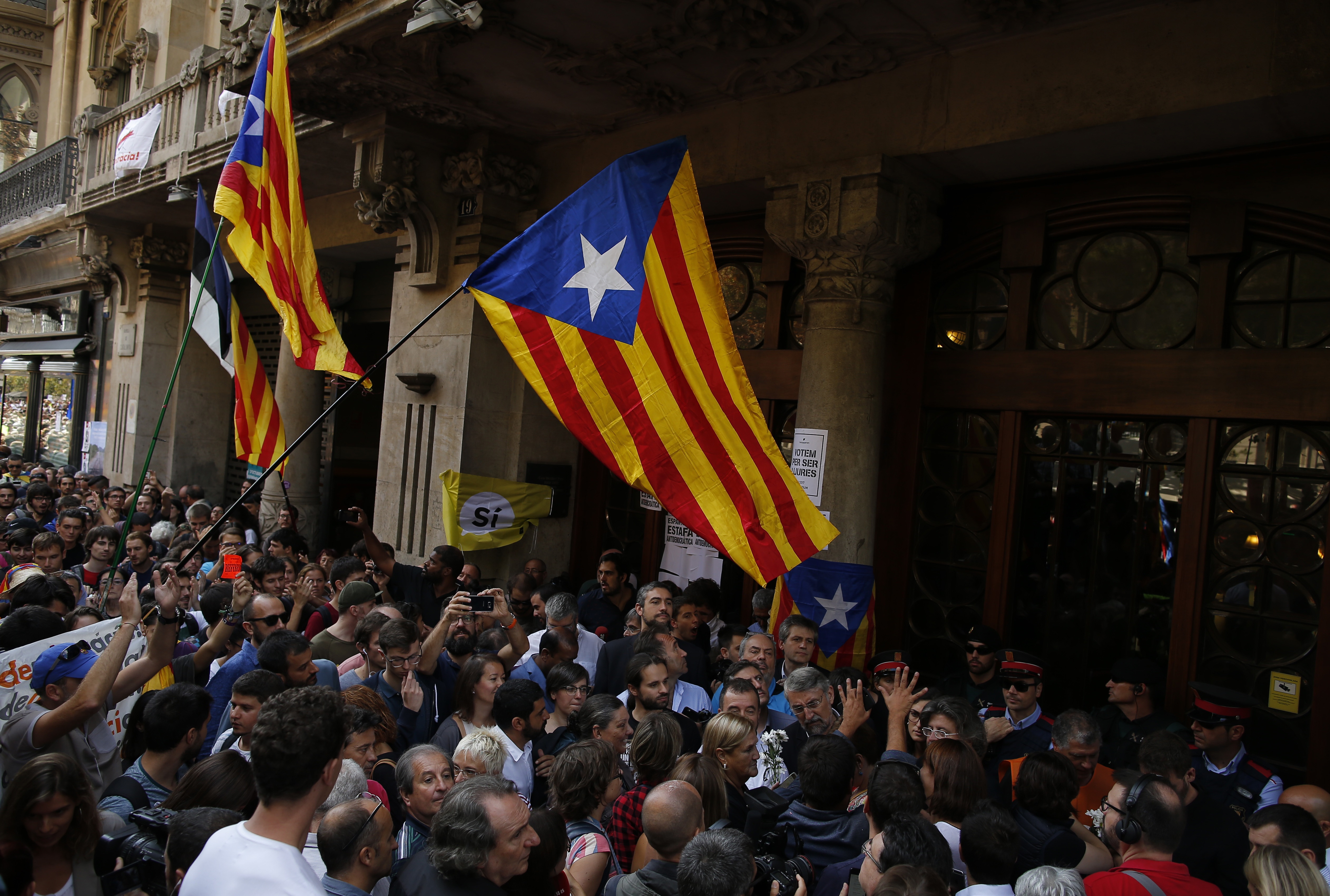 Incertidumbre por la situación de Cataluña lastra la Bolsa de Madrid