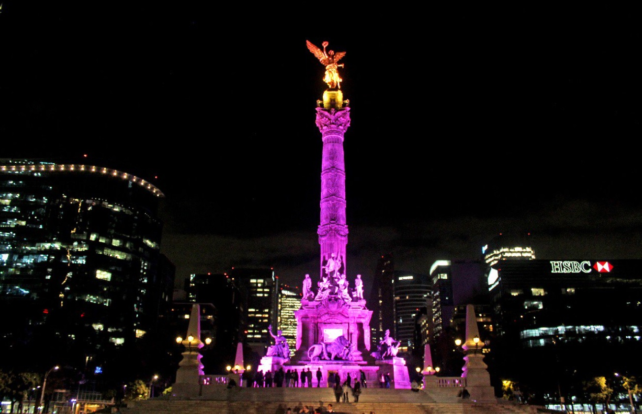 monumentos capitalinos se iluminan rosa cancer mama