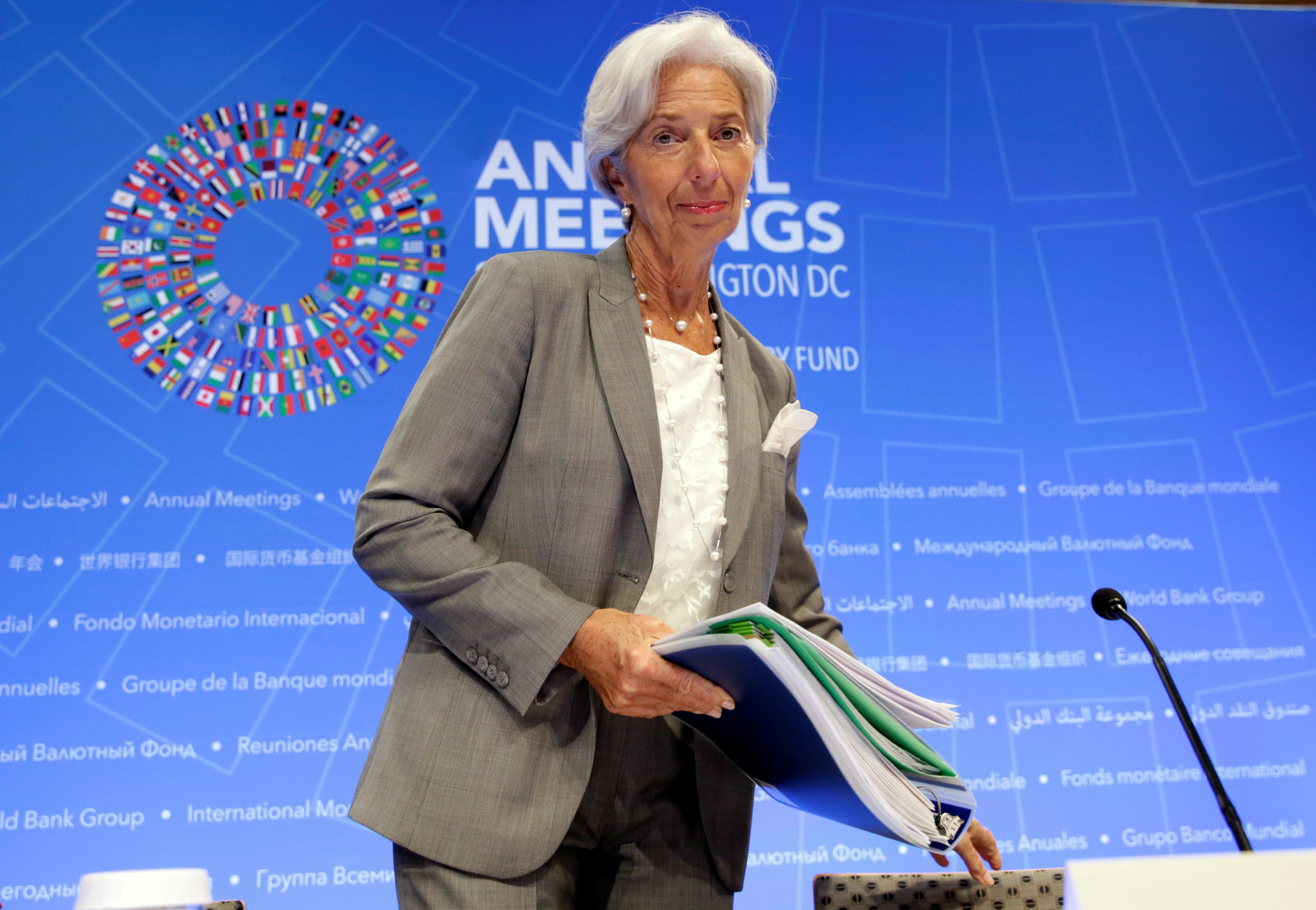Lagarde pide reducir la incertidumbre ante el Brexit