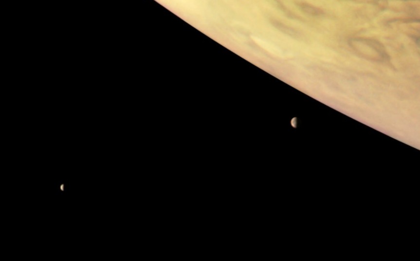 Nasa difunde nuevas imágenes de Júpiter y dos de sus lunas