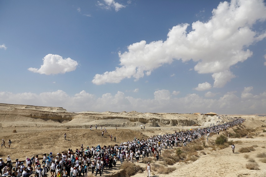 Miles de mujeres israelíes y palestinas marchan para pedir un acuerdo de paz