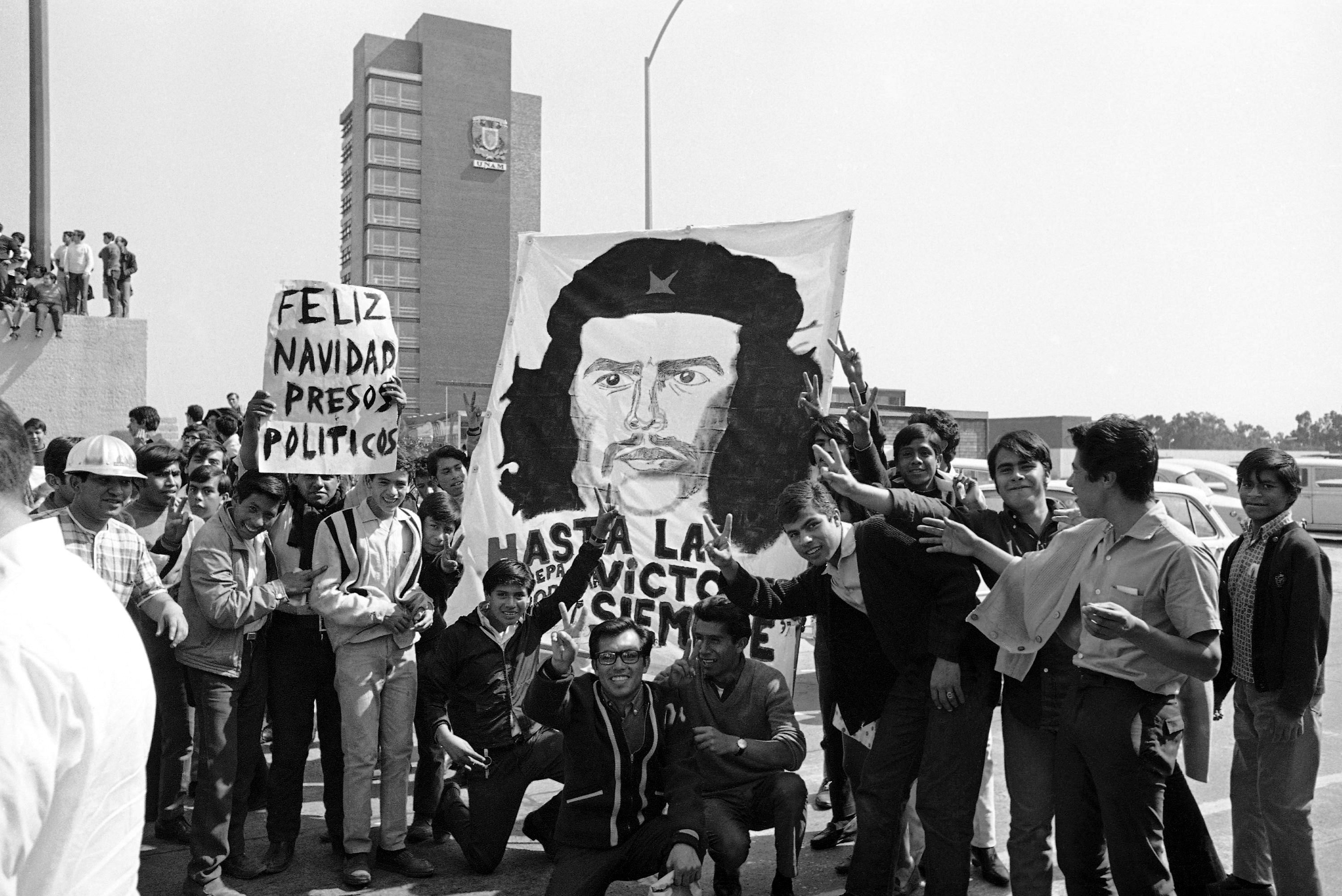 Ernesto “che” Guevara En La Ciudad De México N
