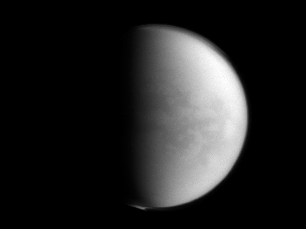 NASA descubre nube tóxica en luna de Saturno