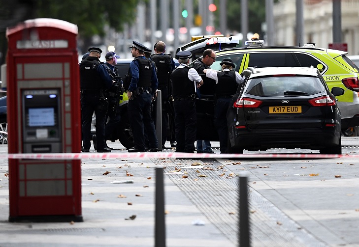 Liberan a hombre que atropelló a varias personas en Londres