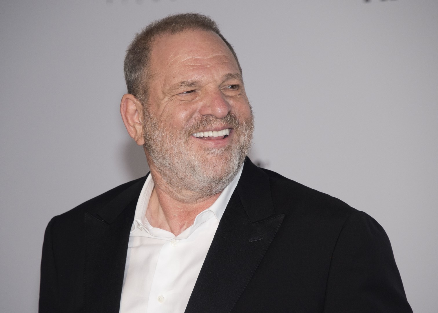 Policía de NY revisa acusaciones contra el productor Weinstein