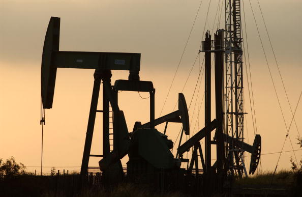 Precios del petróleo inician a la baja