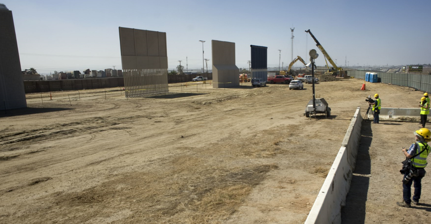 Prototipos del muro fronterizo de Trump en San Diego, California