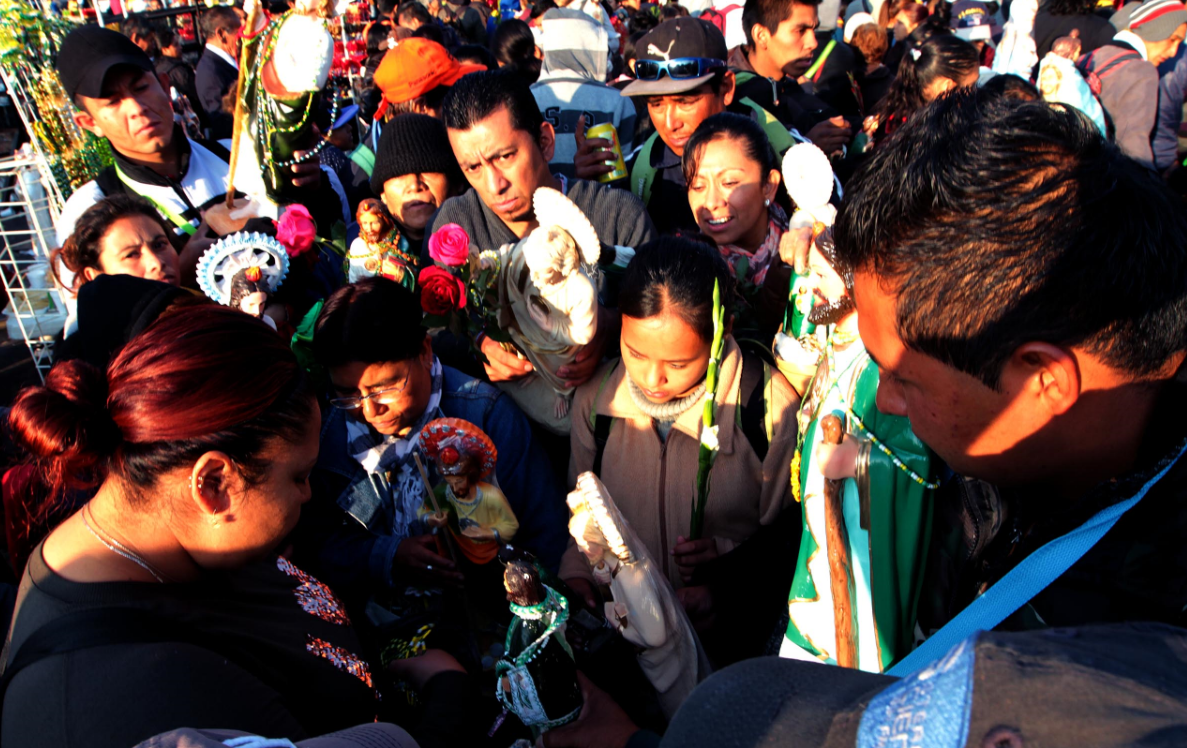 Miles cantan las mañanitas a San Judas Tadeo en la Ciudad de México