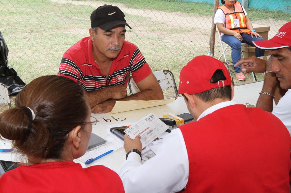 Inicia entrega de tarjetas para reconstrucción en Juchitán, Oaxaca