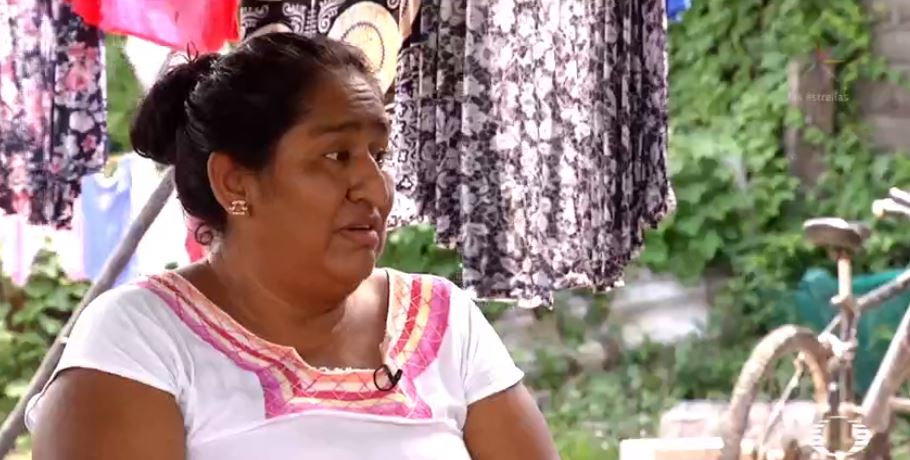 Madre del soldado que llora entre escombros, en Morelos, también es damnificado del sismo