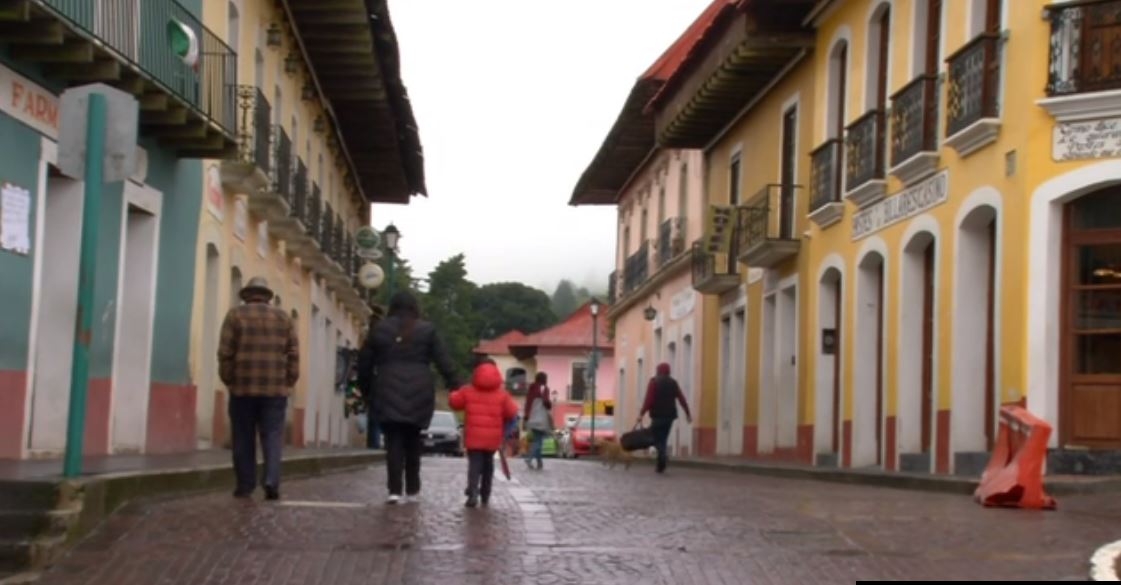 Sorprende frío, lluvia y viento helado a habitantes de Hidalgo