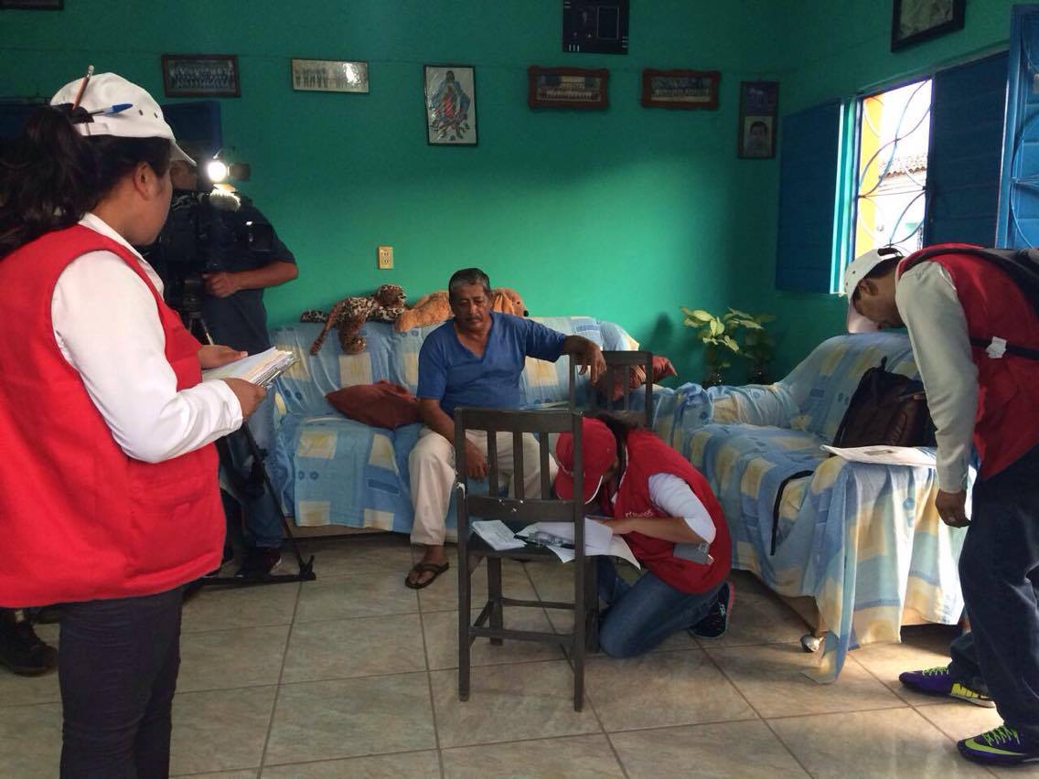 Entregan tarjetas del Fonden a damnificados por sismo en Chiapas