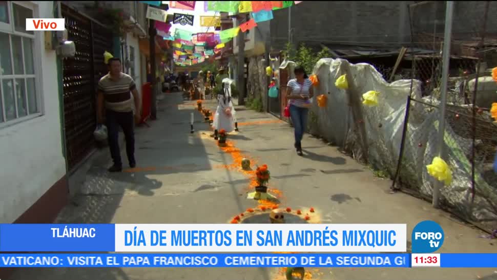 Preparan veladoras en San Andrés Mixquic para 'alumbrada' de Día de Muertos
