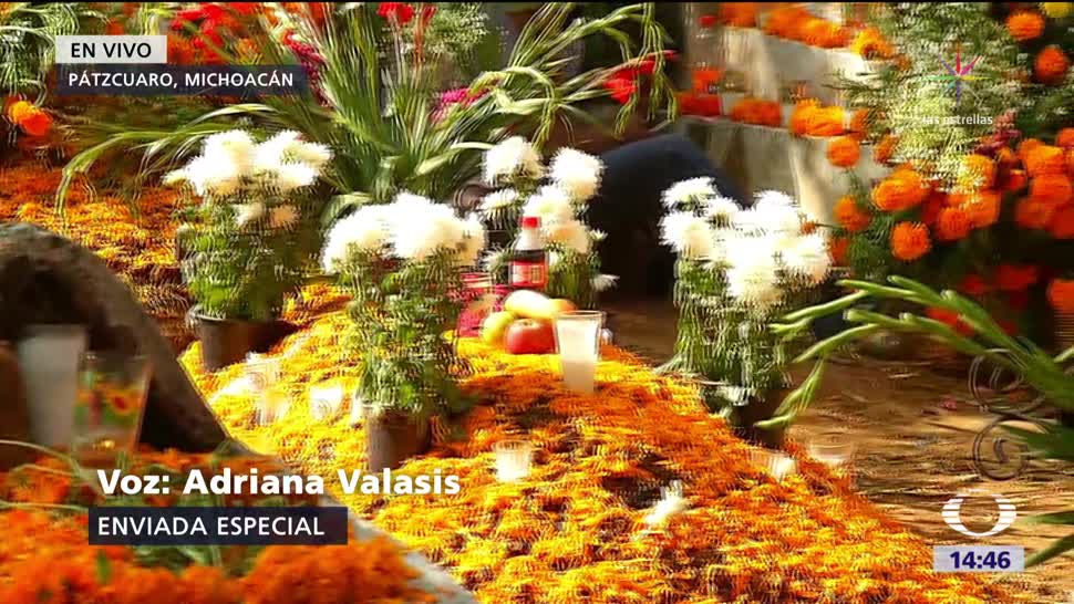 Pátzcuaro, Michoacán, adorna sus tumbas en el Día de Muertos