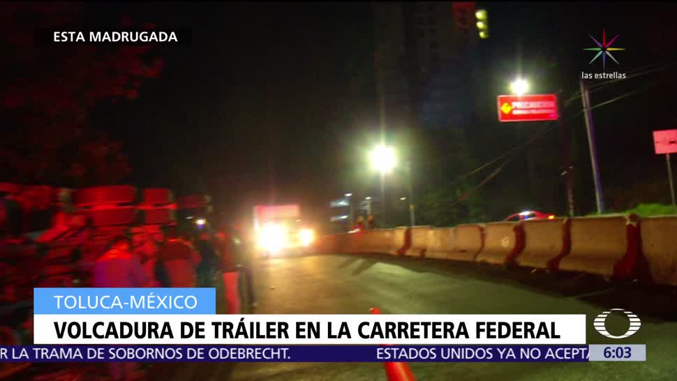 Vuelca tráiler en la carretera federal Toluca-México