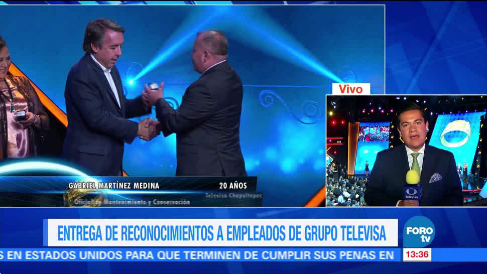 Empleados reciben reconocimiento por trayectoria en Grupo Televisa