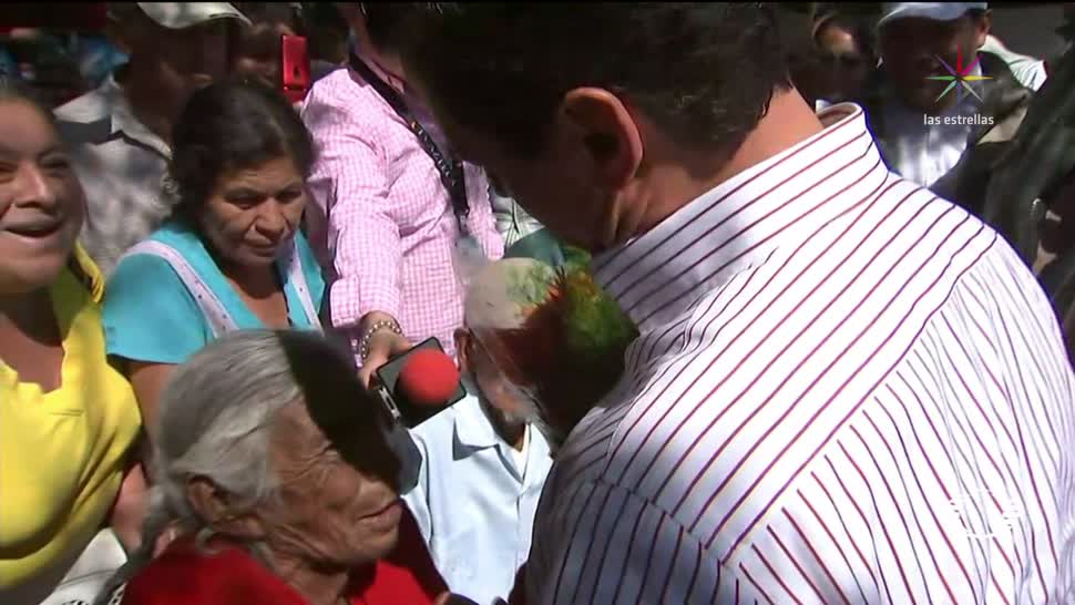 EPN entrega ayuda a damnificados en Morelos