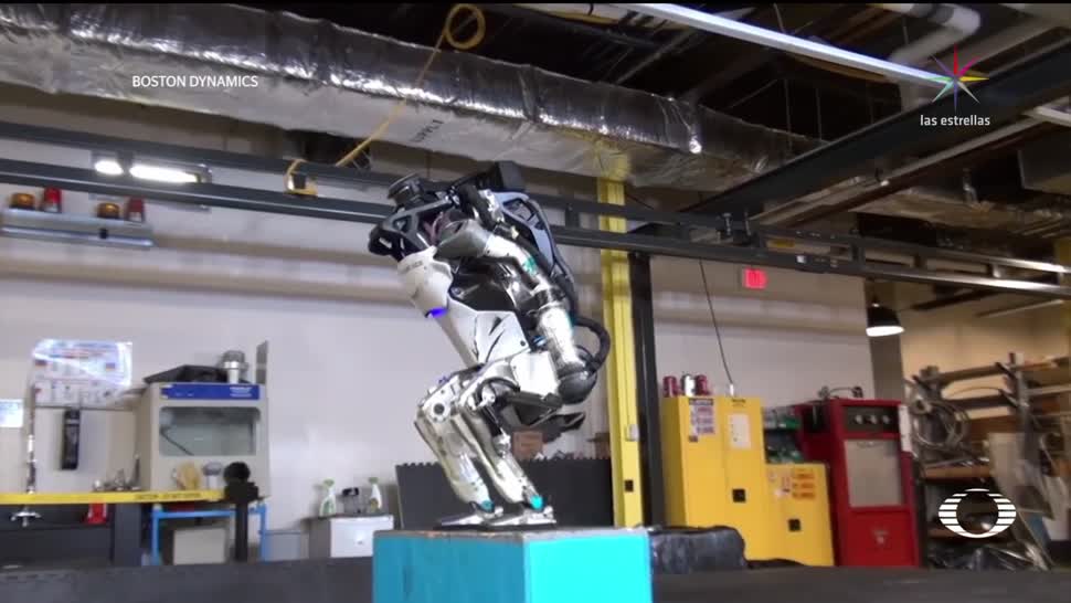 Atlas el robot capaz de dar saltos mortales