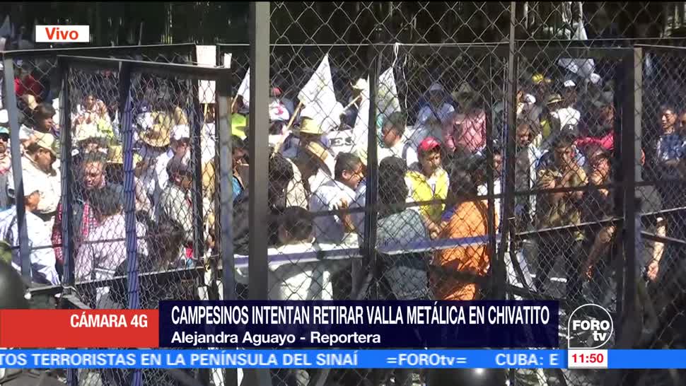 Granaderos contienen a manifestantes en Chivatito, CDMX