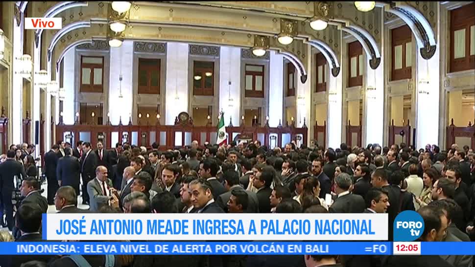 Meade regresa a Palacio Nacional después de renunciar a Hacienda