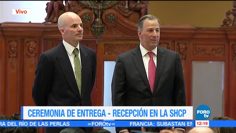 Meade y González Anaya realizan ceremonia de entrega recepción de titularidad de Hacienda