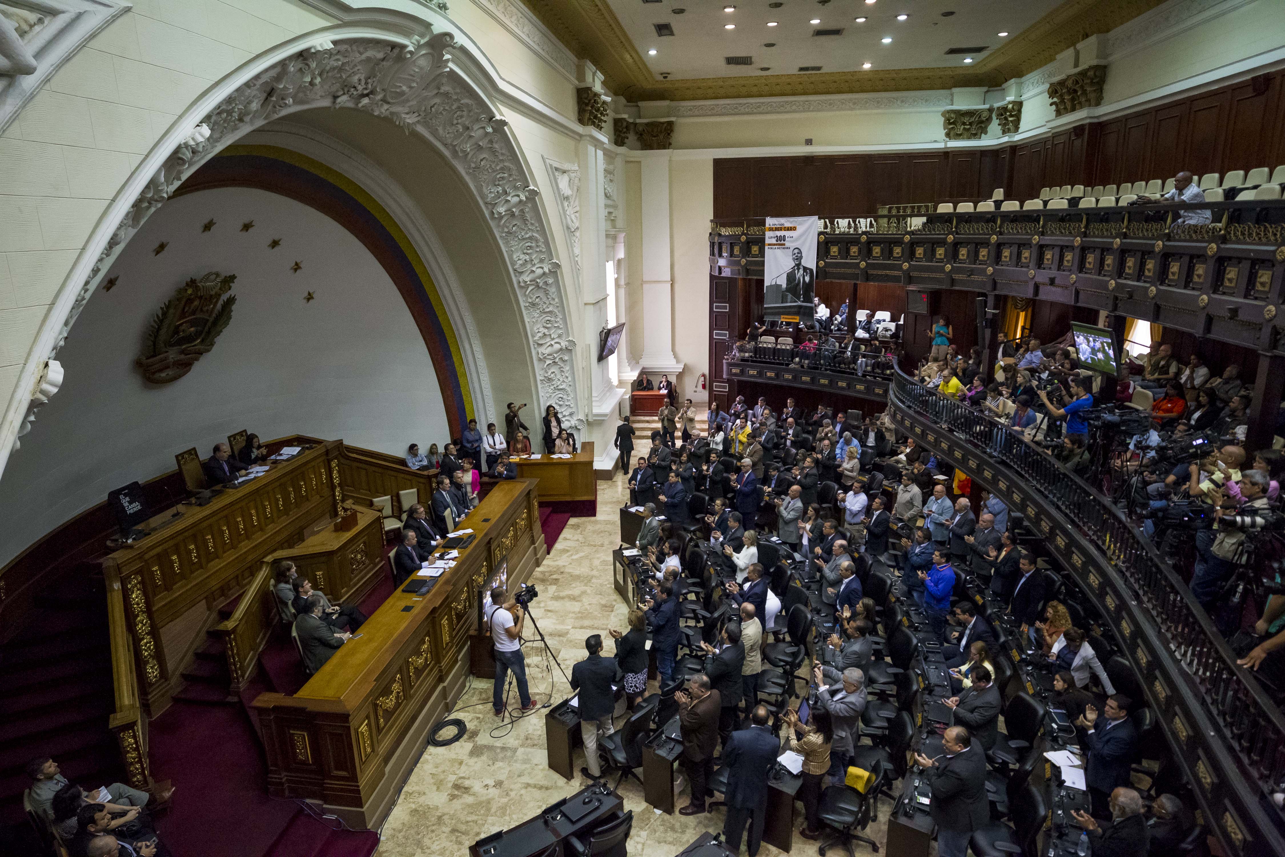 Parlamento venezolano cita a ministro de Defensa por caso Óscar Pérez