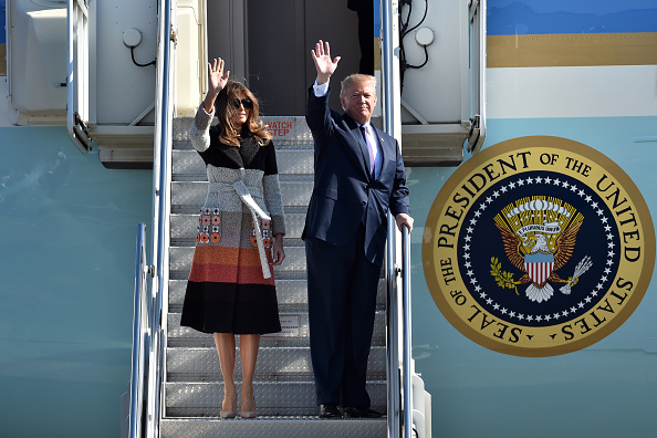 Donald Trump llega a Japón para iniciar su gira asiática