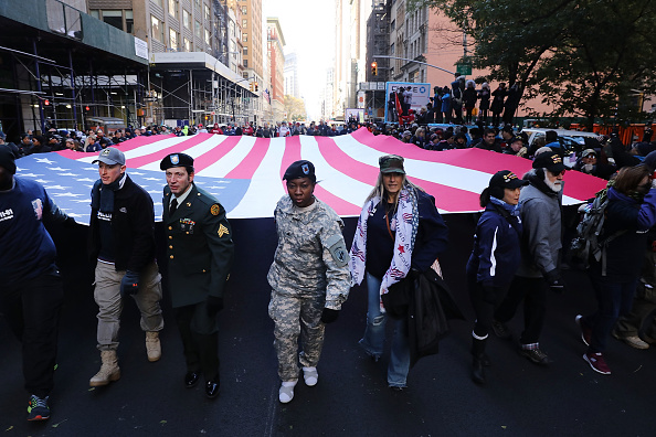 Nueva York homenajea a los veteranos de guerra con un gran desfile