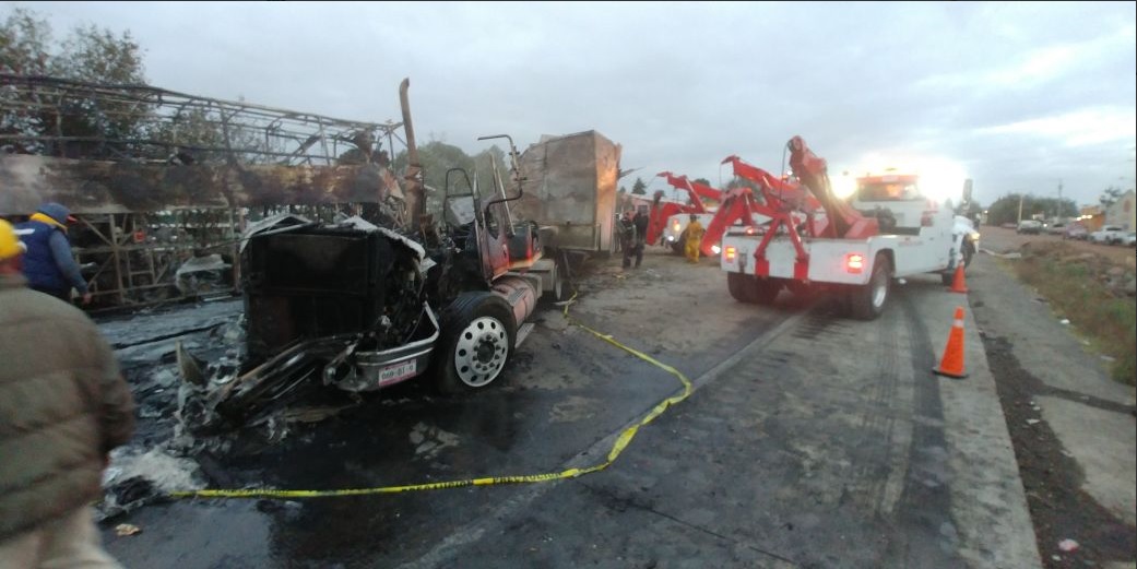 accidente provoca caos vial sobre la autopista mexico queretaro
