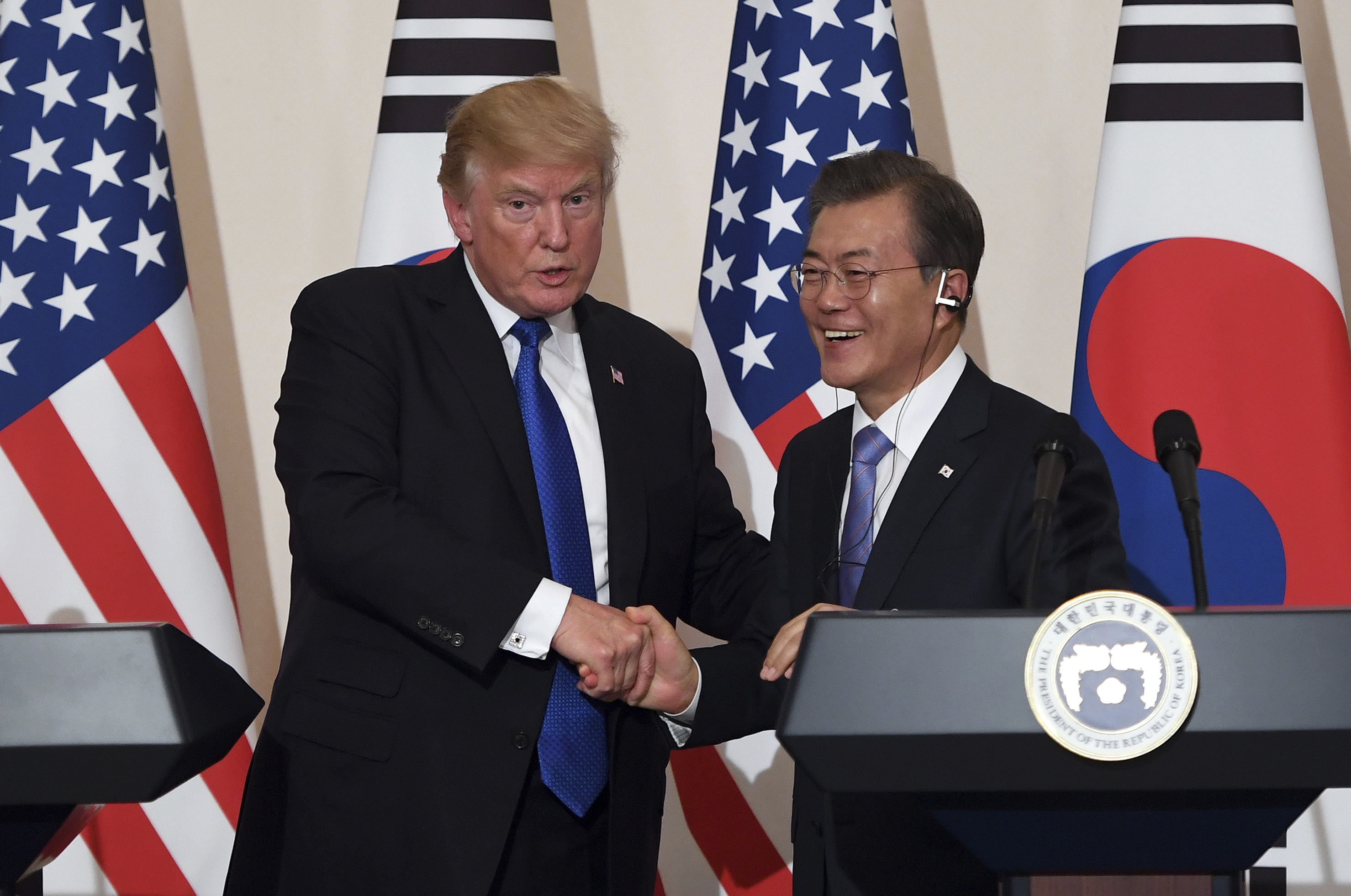 trump rechaza debatir control armas corea