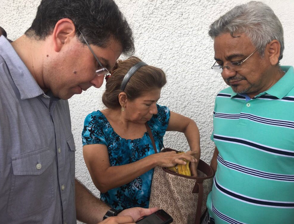 Armando Ríos Piter pide ampliar métodos de recolección de firmas