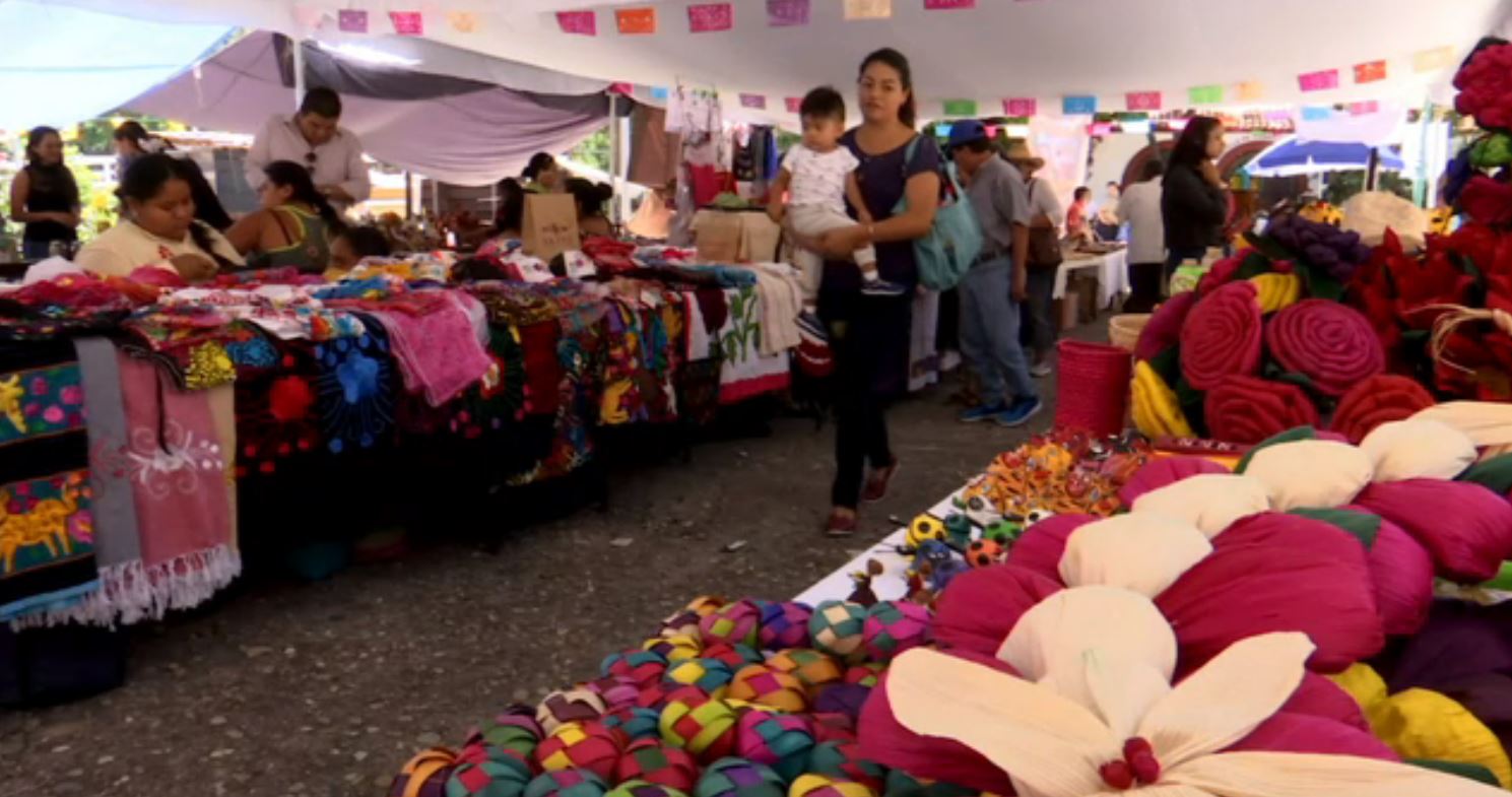 Artesanos en Festival de Teponaxtli, en Chilpancingo