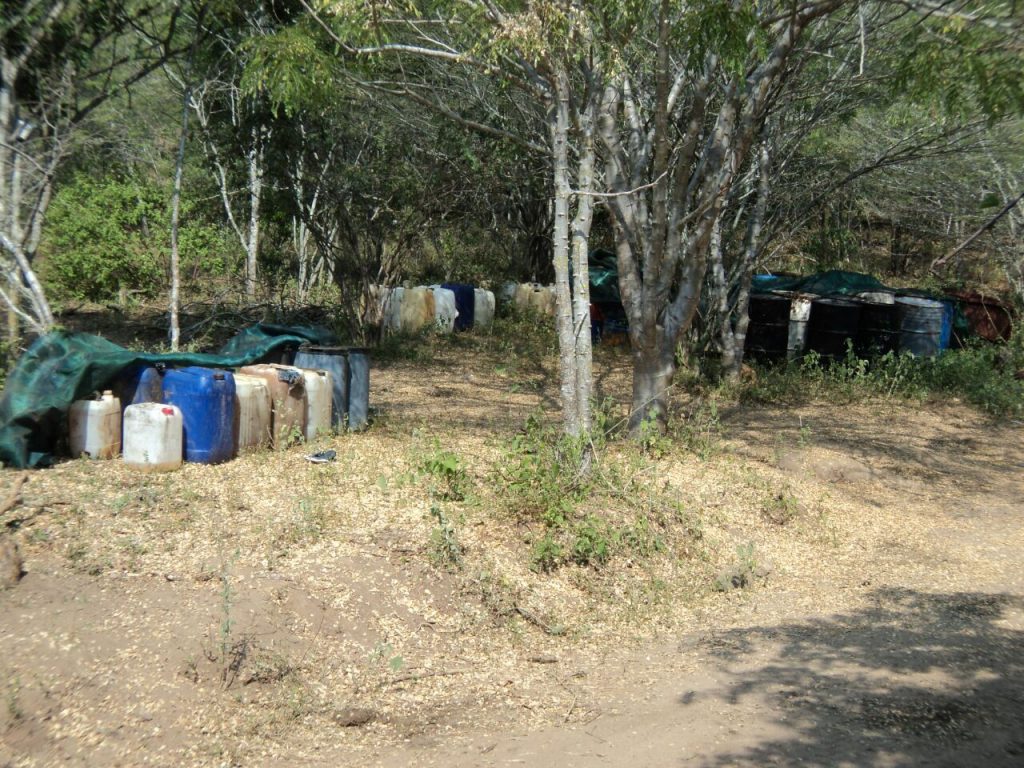 Aseguran narcolaboratorios rústicos en Arteaga, Michoacán