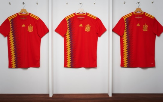 Causa polémica la nueva camiseta de la selección española