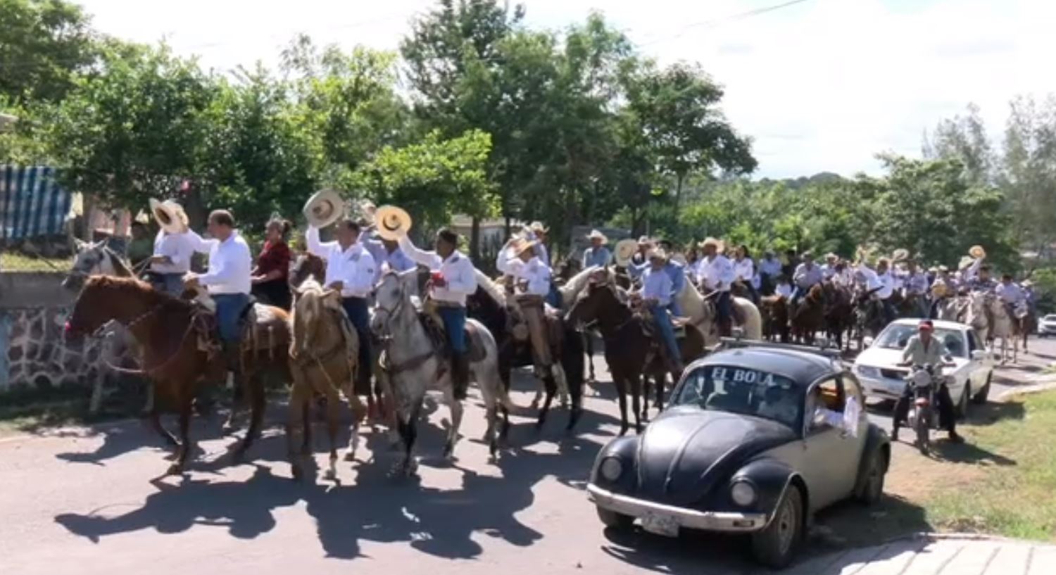 Celebran en Veracruz la cabalgata en ofrenda a San Martín Caballero