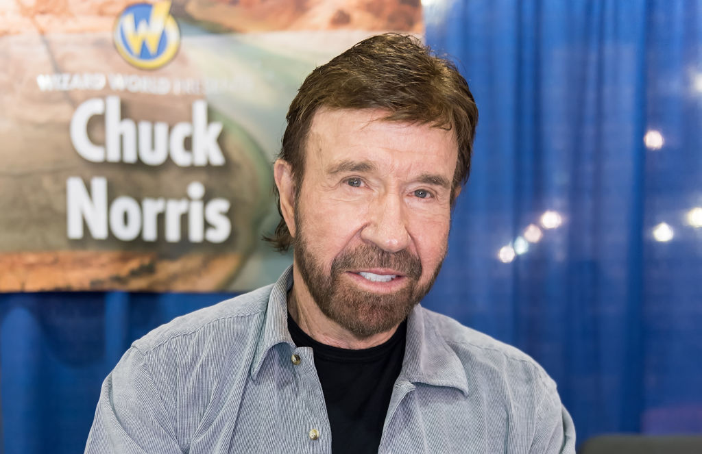 Chuck Norris demanda fabricante dispositivos médicos