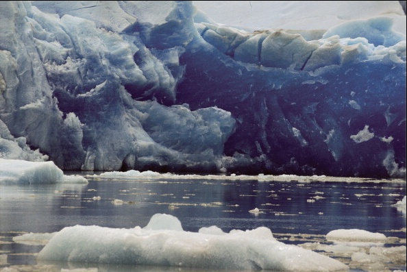 Estudian inusual desprendimiento en glaciar Grey en Chile