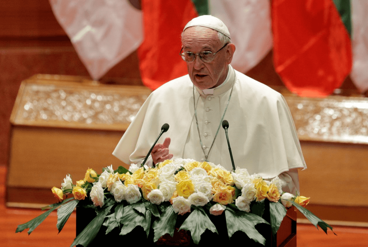 El papa ofreció un discurso directo ante las autoridades de Myanmar
