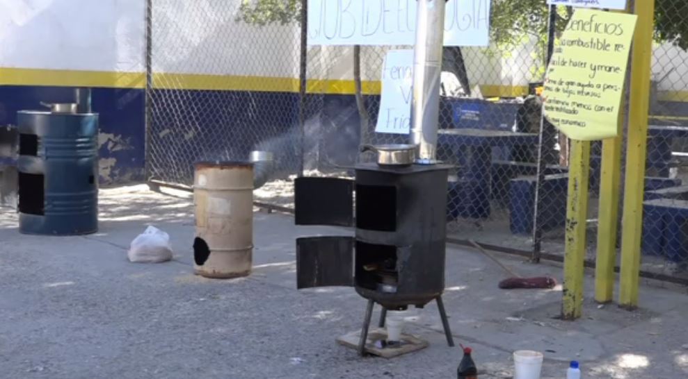 Estudiantes de Juárez crean calefactores ecológicos con aceite comestible