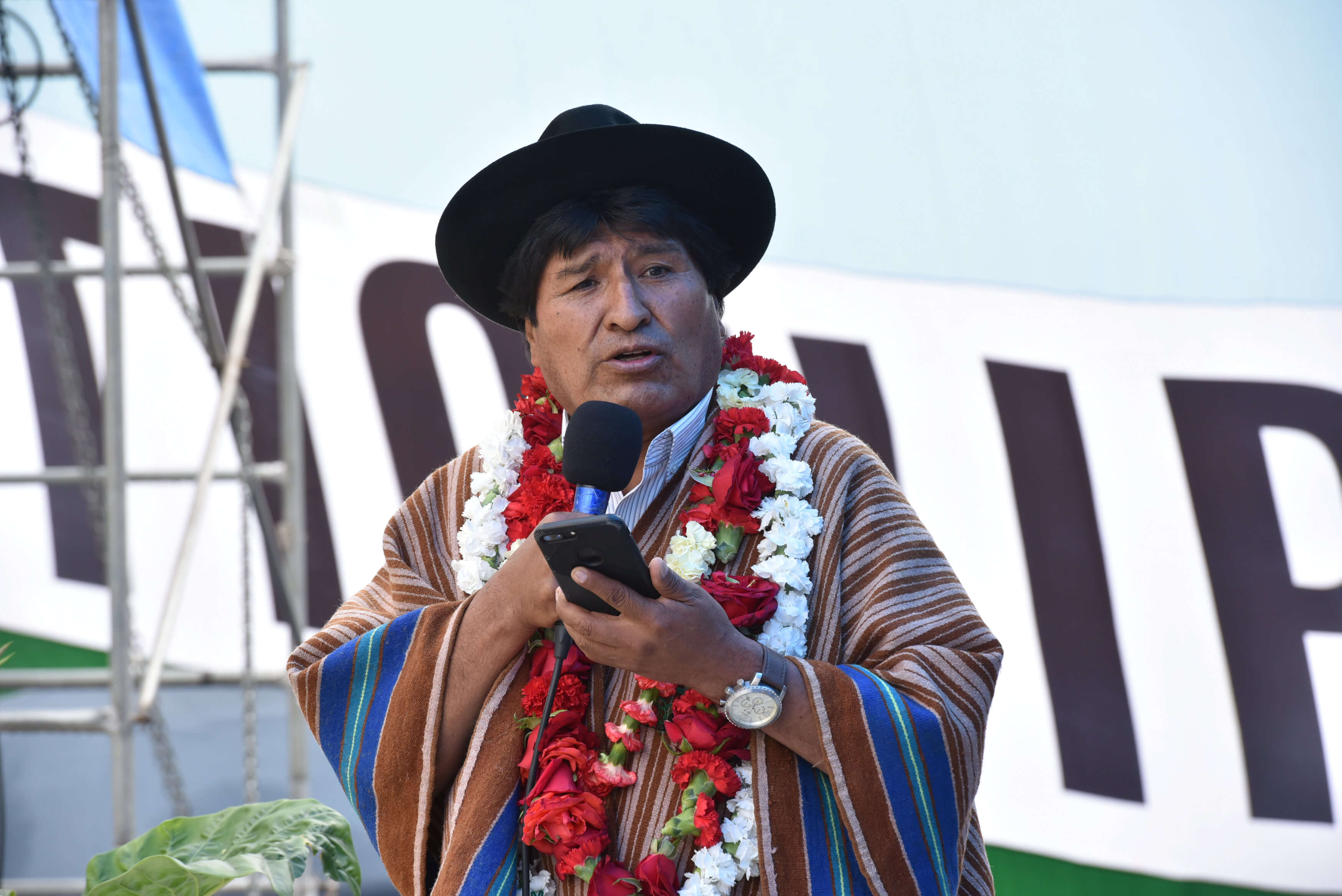 Autorizan Evo Morales postularse presidencia Bolivia