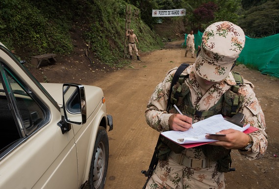 Conflicto armado sigue en Colombia pese a paz con FARC, revela AI