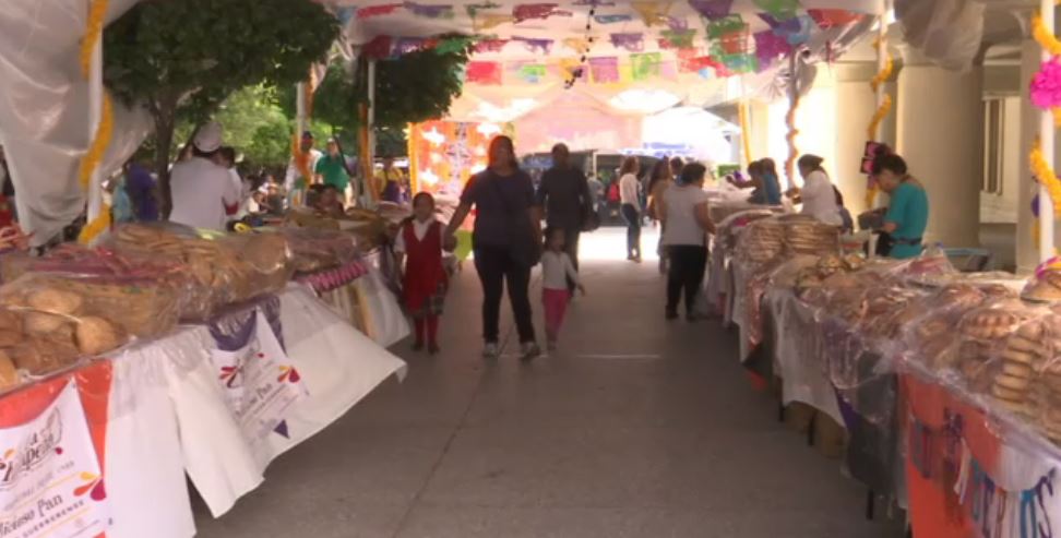 Celebran el festival del Pan de Muerto en Chilpancingo