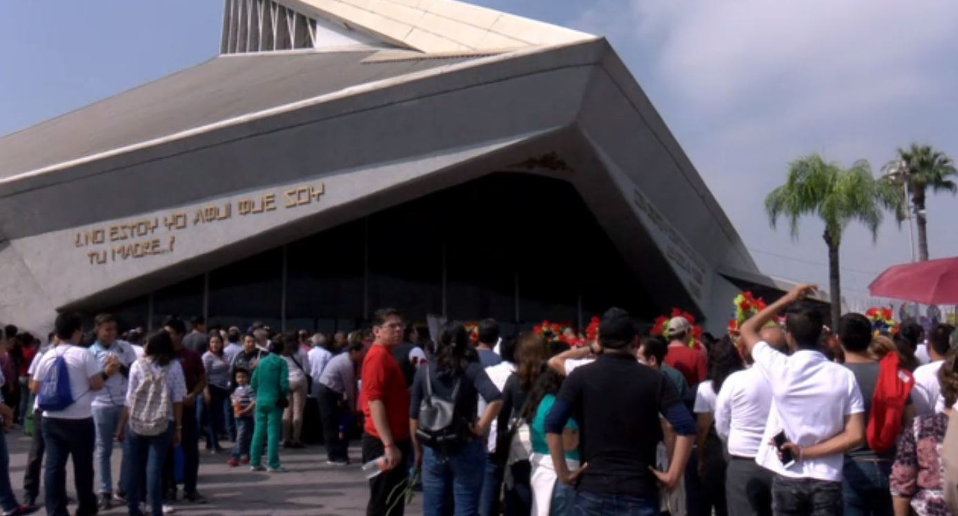 Fiesta y fervor de peregrinos en la Basílica de Guadalupe, en Monterrey