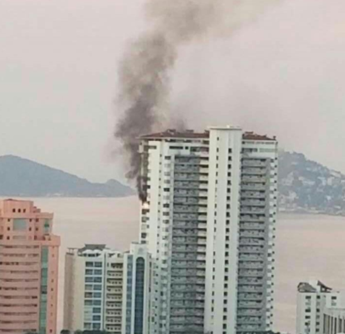 Se registra incendio en Torre Coral de Acapulco, Guerrero