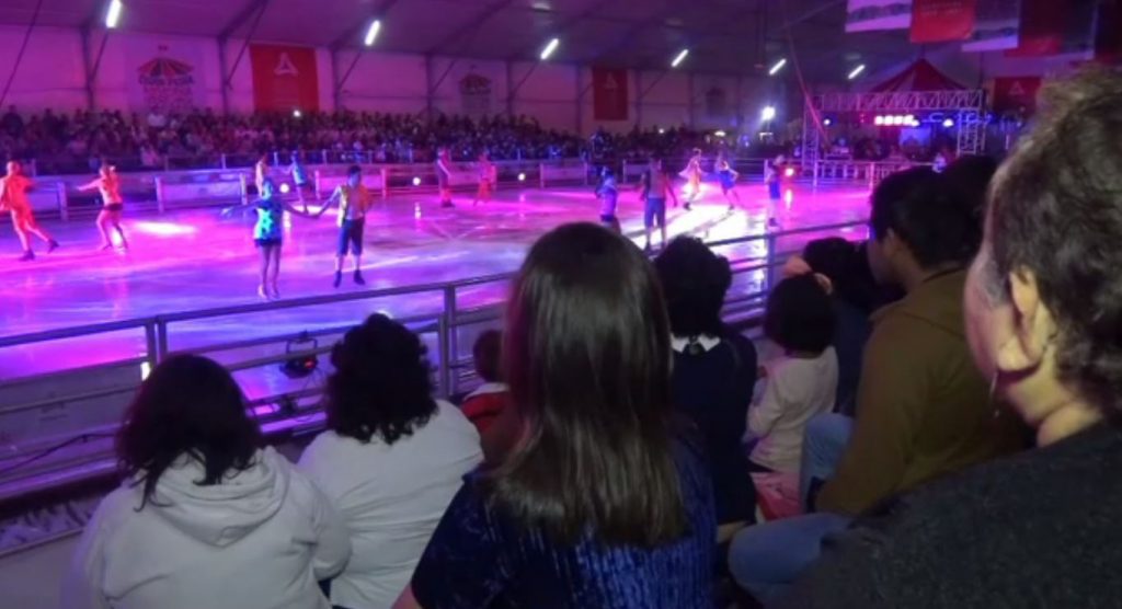 Instalan Villa Navideña en Campeche con pista de hielo