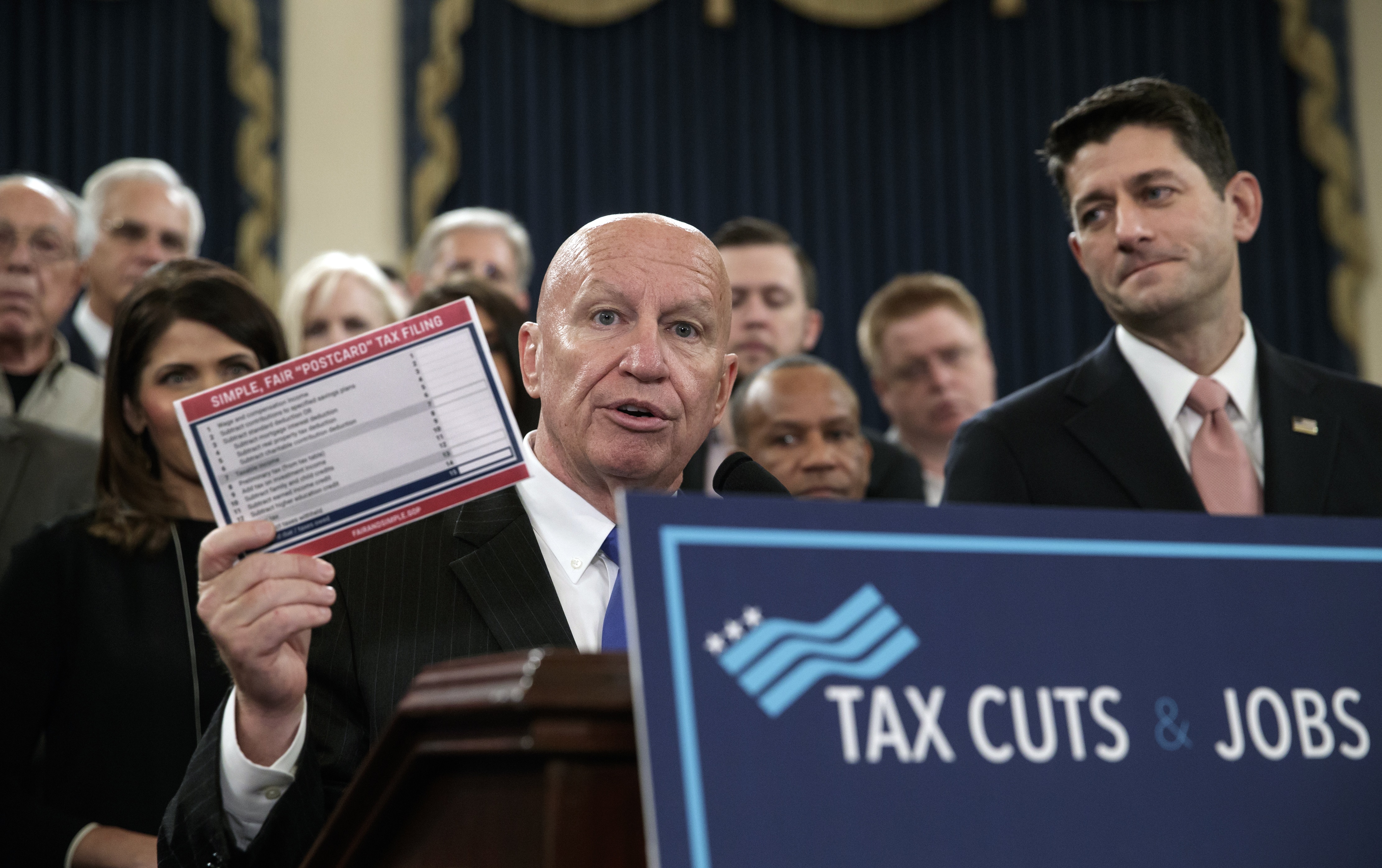 Legisladores republicanos presentan la propuesta de reforma fiscal