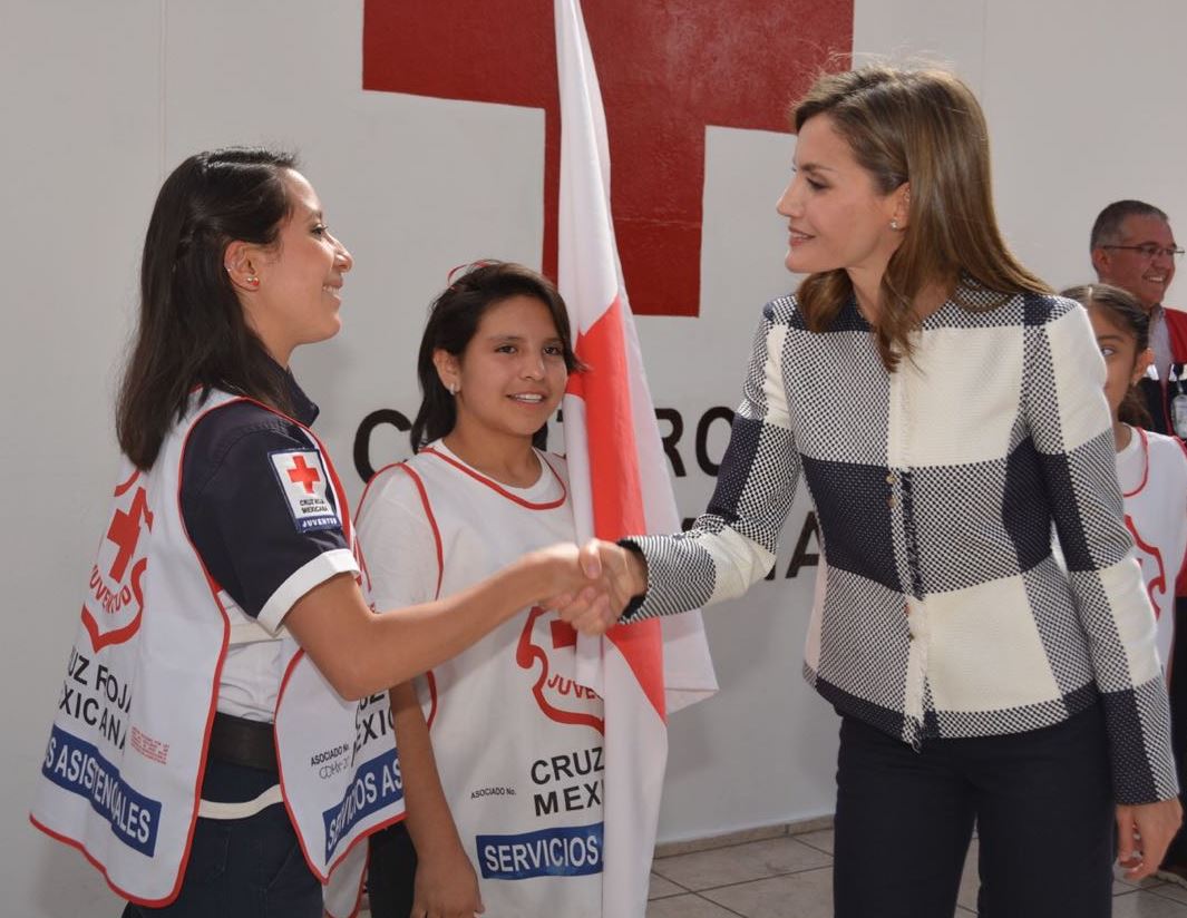 Reina Letizia visita instalaciones de la Cruz Roja Mexicana